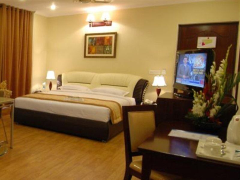 Clarks Inn Nehru Place New Delhi Exterior photo