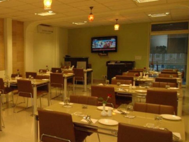 Clarks Inn Nehru Place New Delhi Exterior photo